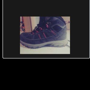 **BRAND NEW**WOMEN DAKOTA STEEL TOE BOOTS